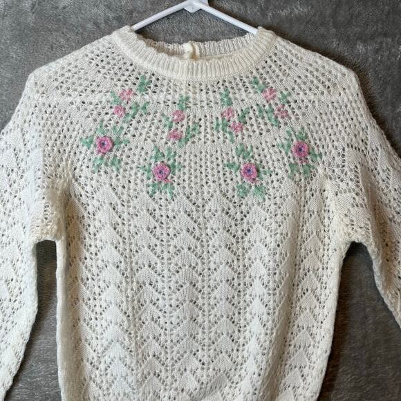 Vintage 80s Style Handmade Knitted Floral Sweater Size Medium Coquette Cottage - Picture 2 of 5